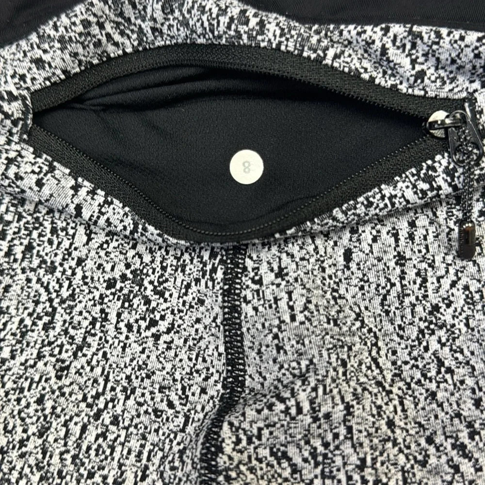 Lululemon Athletica Black and Gray Patterned Leggings